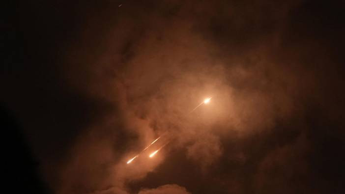 İran'dan İsrail'e füze saldırısı düzenlendi