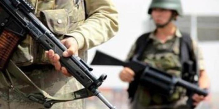 PKK’lı teröristler askeri üs bölgelerine saldırdı