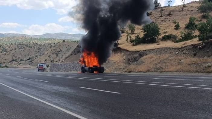 TIR cayır cayır yandı