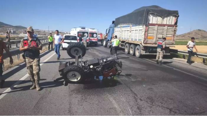 TIR’ın çarptığı traktör ikiye bölündü: 2 yaralı