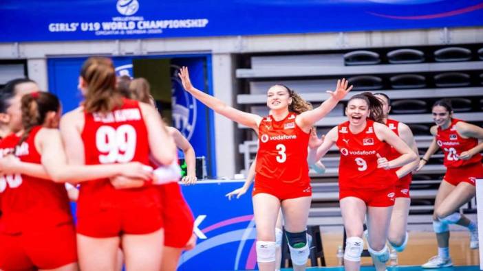 U19 Milli Kadın Voleybol Takımı'ndan büyük başarı