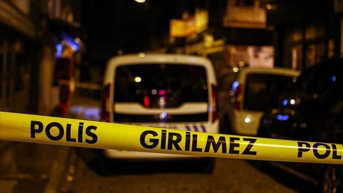 Arnavutköy’de otomobil direğe çarptı: 2 yaralı