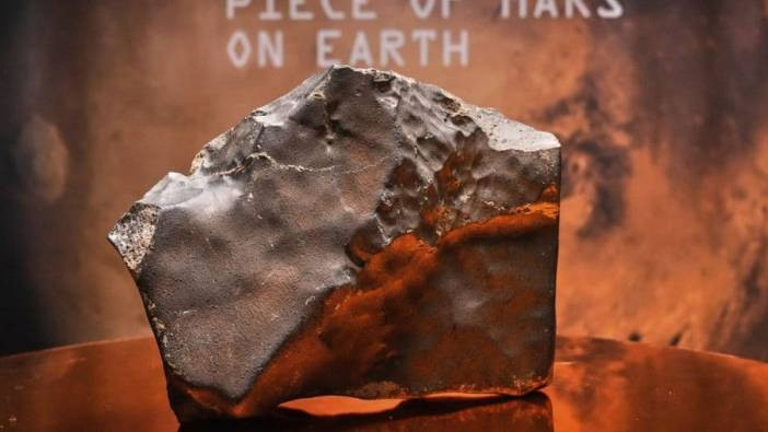 Uzaydan gelen taş rekor fiyata satıldı