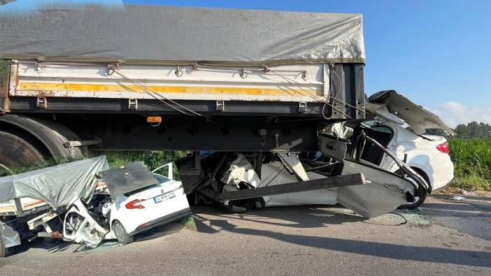 Sakarya’da kan donduran kaza! TIR'a ok gibi saplandı: Ölü ve yaralı var