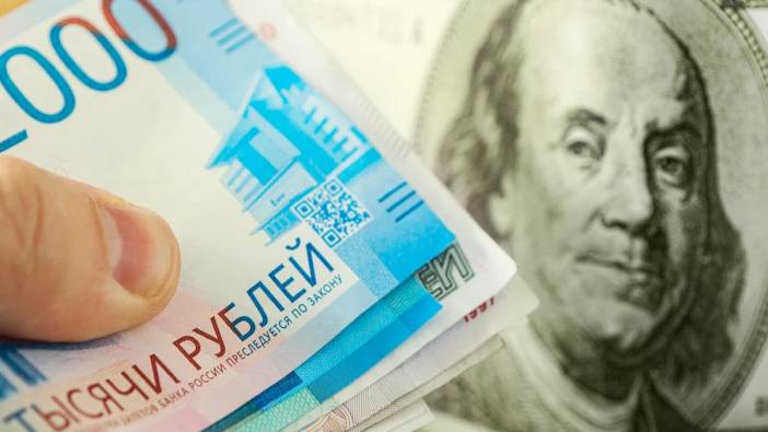 Ruble'de zorlanma sinyalleri: Geriye dönüş başladı