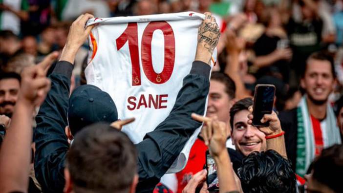 Feyenoord taraftarlarında Fenerbahçe'ye Sane forması