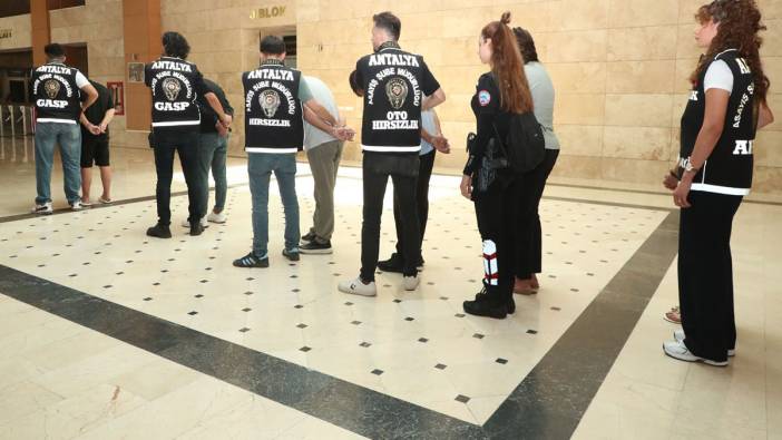 Antalya’da 2 kişiyi alıkoyan çete çökertildi! 6 milyon liralık vurgun