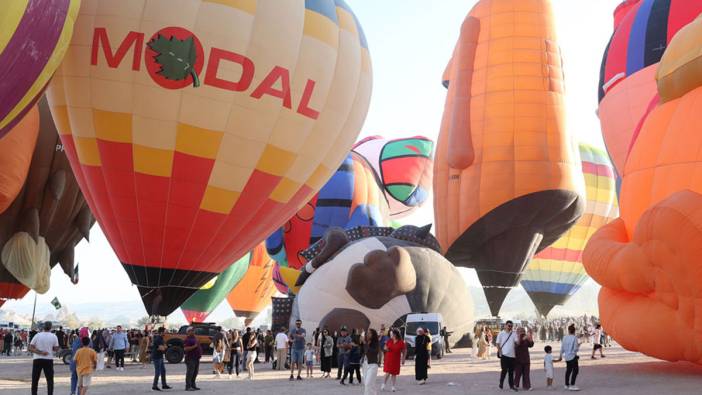 Kapadokya'da görsel şölen! Binlerce kişi izledi