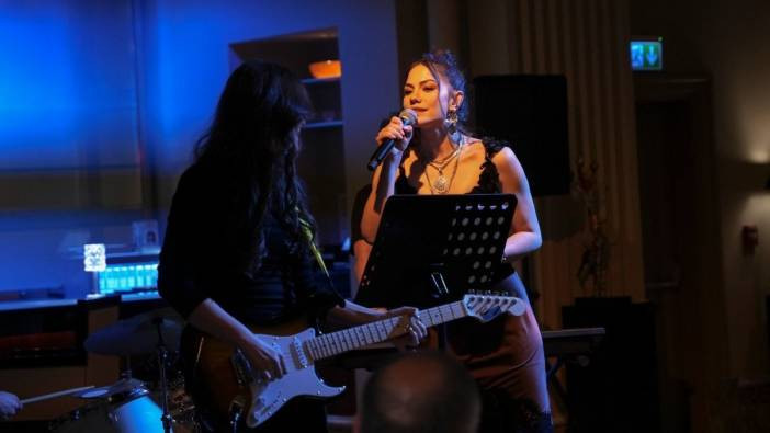 Eşref Rüya'nın Nisan'ı Demet Özdemir’in fiziği sosyal medyayı yıktı! Formunun sırrı ortaya çıktı