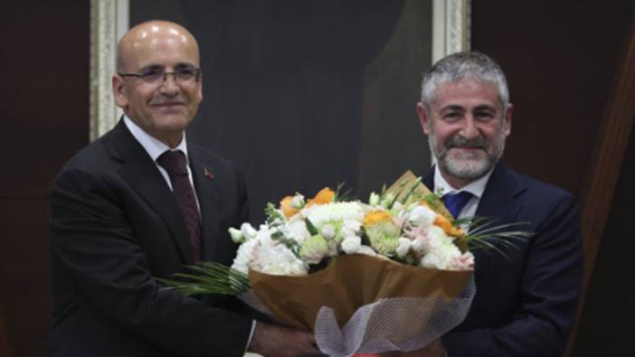 Nebati geri mi dönüyor? “Mehmet Şimşek gardını alsın!”