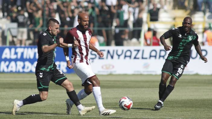 Sakaryaspor 10 kişiyle puanı aldı