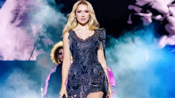 Hadise'den bikinili yaz pozu! Bir gören bir daha baktı