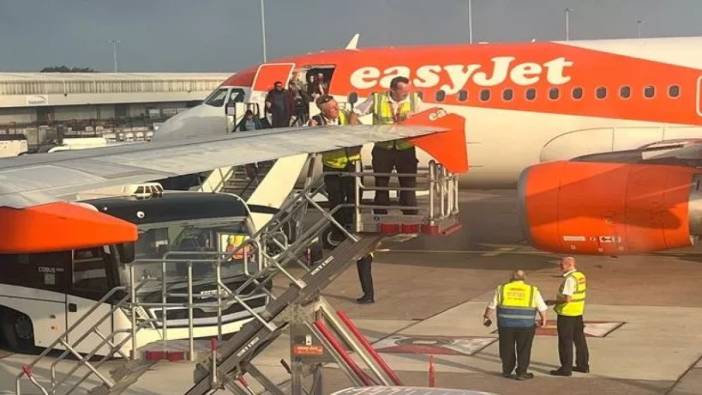 Havalimanı’nda iki uçak çarpıştı: Seferler durduruldu