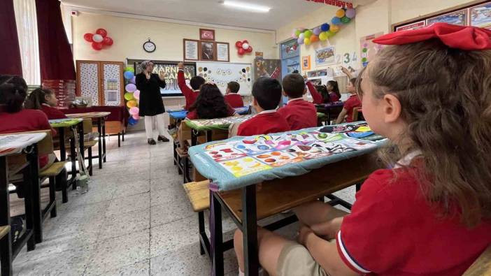 Tatil bitiyor, okul heyecanı başlıyor! İlkokul kapısında çocukları bekleyen büyük sorun