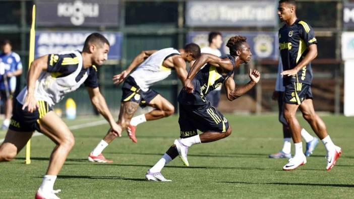 Fenerbahçe açıkladı! Yıldız oyuncu resmen takımdan ayrıldı