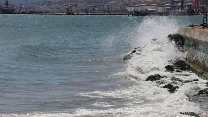 Tekirdağ'da etkili olan poyraz deniz ulaşımını olumsuz etkiliyor