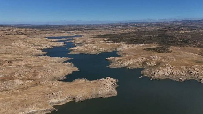 Bir kente su sağlayan baraj kuruma noktasına geldi