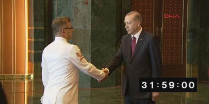 Erdoğan 32 dakika boyunca el sıktı