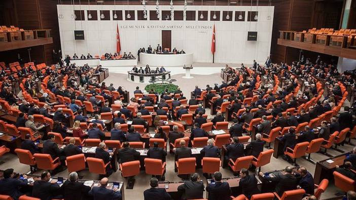 Eski AKP’li vekil Meclis’i ve muhalefeti hedef aldı: Akıllarını başlarına toplasınlar!