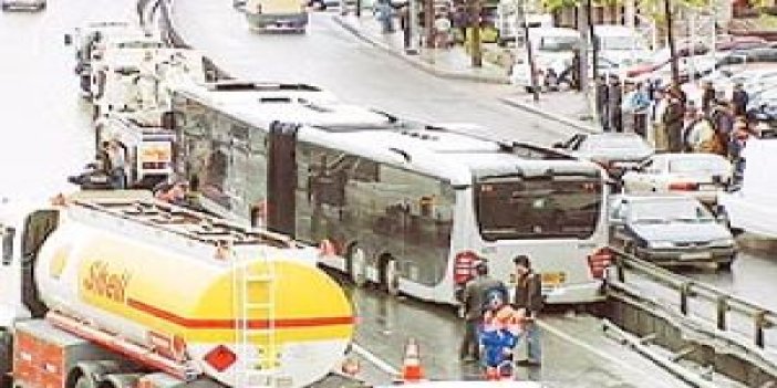 Metrobüs korku saçtı