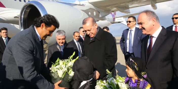 Erdoğan, Katar Emiri'ni havaalanında karşıladı