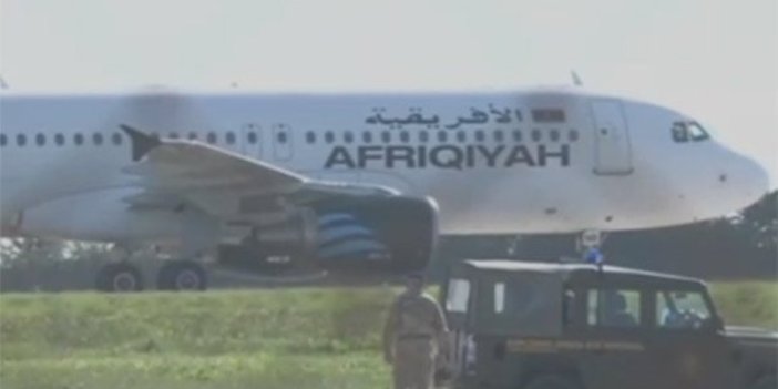 Libya uçağı kaçırıldı