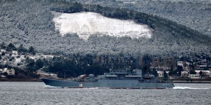 Rus askeri gemisi Çanakkale Boğazı'nda