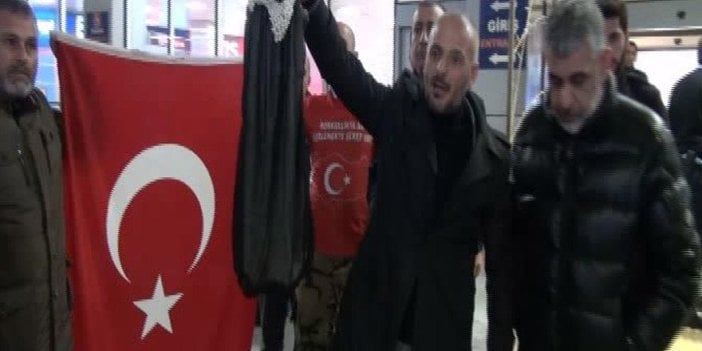 Kürdistan paçavrasını protesto ettiler gözaltına alındılar