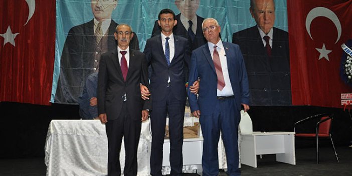 Yılmaz Çevik, MHP Bozüyük'e tekrar başkan seçildi