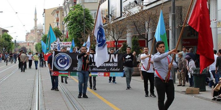 Orhun Derneği Türkçüler Günü için yürüdü