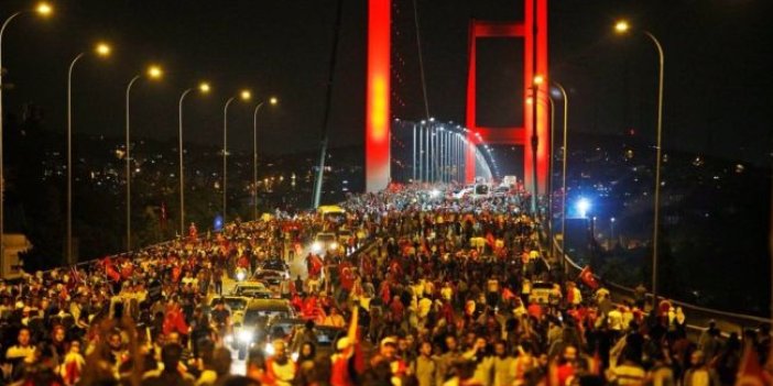 Alkışlar Kurukahveci Mehmet Efendi'ye! Atatürk'lü 15 Temmuz ilanı paylaşım rekorları kırıyor
