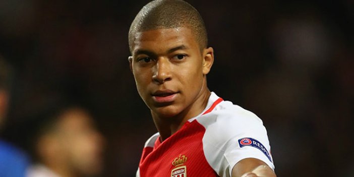 Kylian Mbappe 180 milyon euro karşılığında Real Madrid'de!