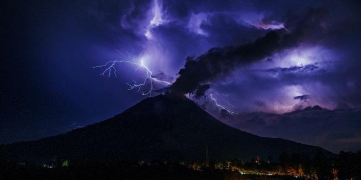 Sinabung Yanardağı yeniden faaliyete geçti