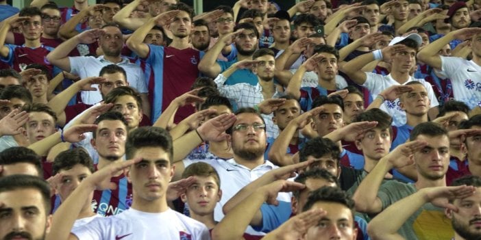 Trabzon'da tüm stat asker selamı verdi!