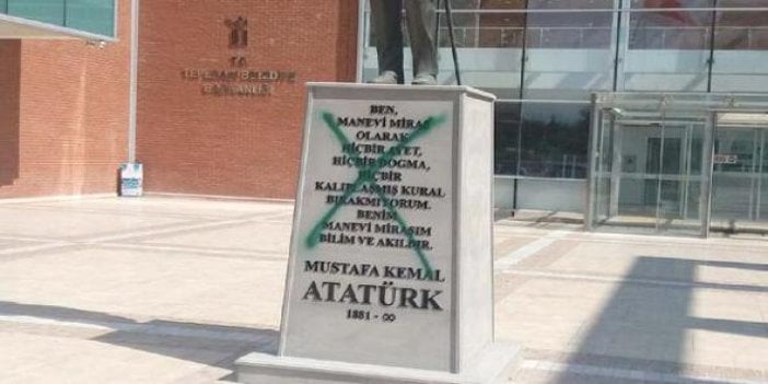 Eskişehir'de Atatürk büstüne çirkin saldırı