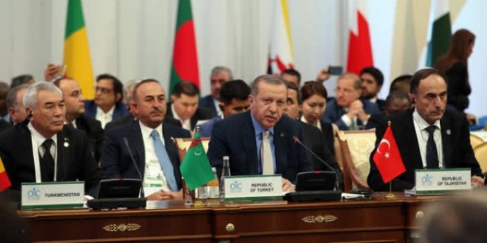 Erdoğan: "Parlak beyinlerimizi Batı'ya kaptırıyoruz"