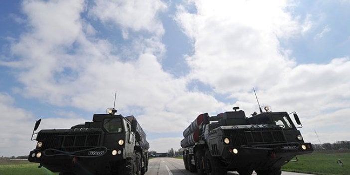 "Türkiye S-400'lerle kendi göbeğini kesecek"