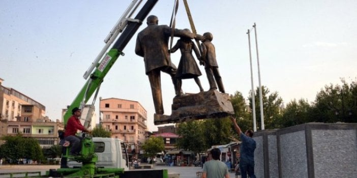 Tahrip edilen Atatürk Anıtı onarılarak yerine konuldu