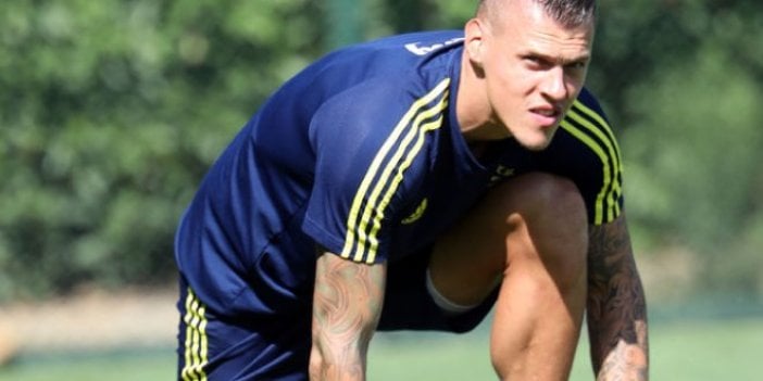 Skrtel derbi kadrosundan çıkarıldı