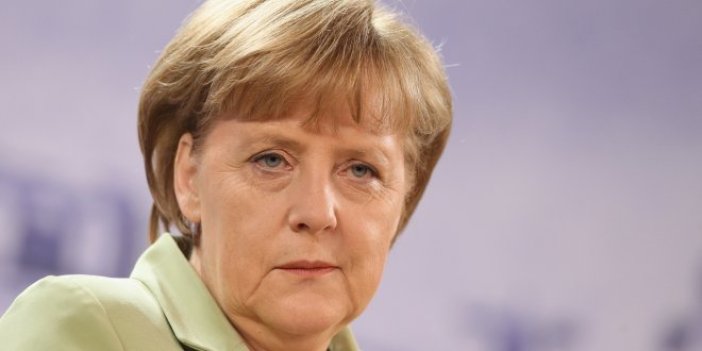 Almanya'da Merkel'e büyük şok