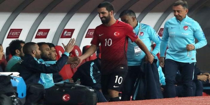 Arda Turan hezimete karşı gülücükler saçtı