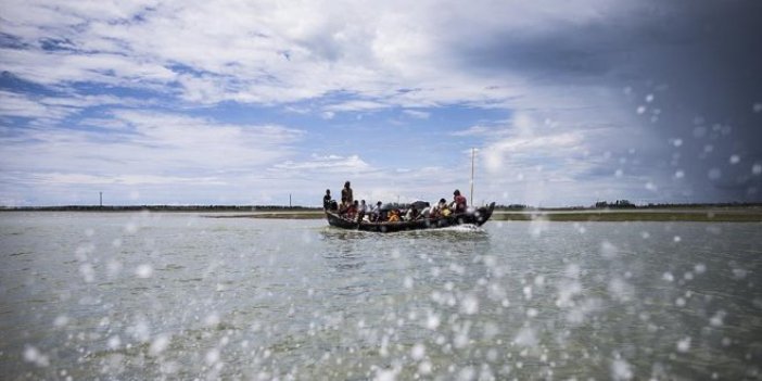 Arakanlı Müslümanları taşıyan tekne alabora oldu