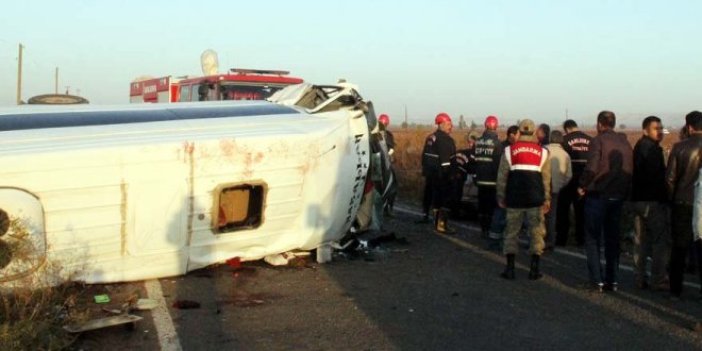 İşçileri taşıyan servis devrildi: 2 ölü