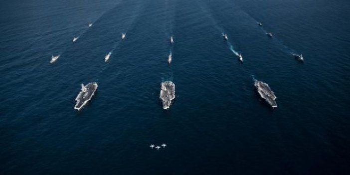 Kuzey Kore nöbetindeki ABD uçak gemileri savaş pozisyonunda
