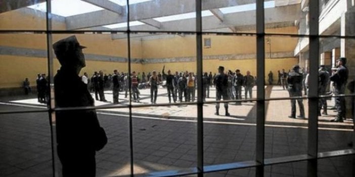 İspanya'da göçmenleri cezaevine yerleştirdi