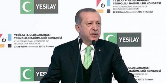 Cumhurbaşkanı Erdoğan: 'Mekke’de dahi telefonla vakit geçiriyorlar'