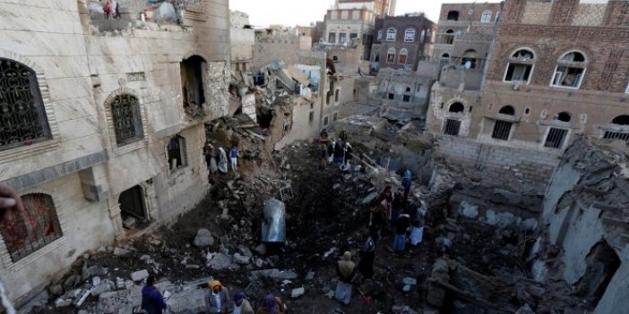 Suudi Arabistan, Yemen'i vurdu