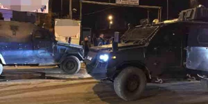 Diyarbakır'da elektrik dağıtım şirketine bombalı saldırı