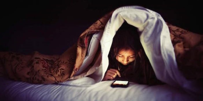 Akıllı telefonlar uyku düzenini olumsuz etkiliyor