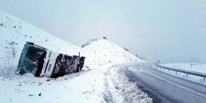 Sivas'ta otobüs devrildi: 16 yaralı